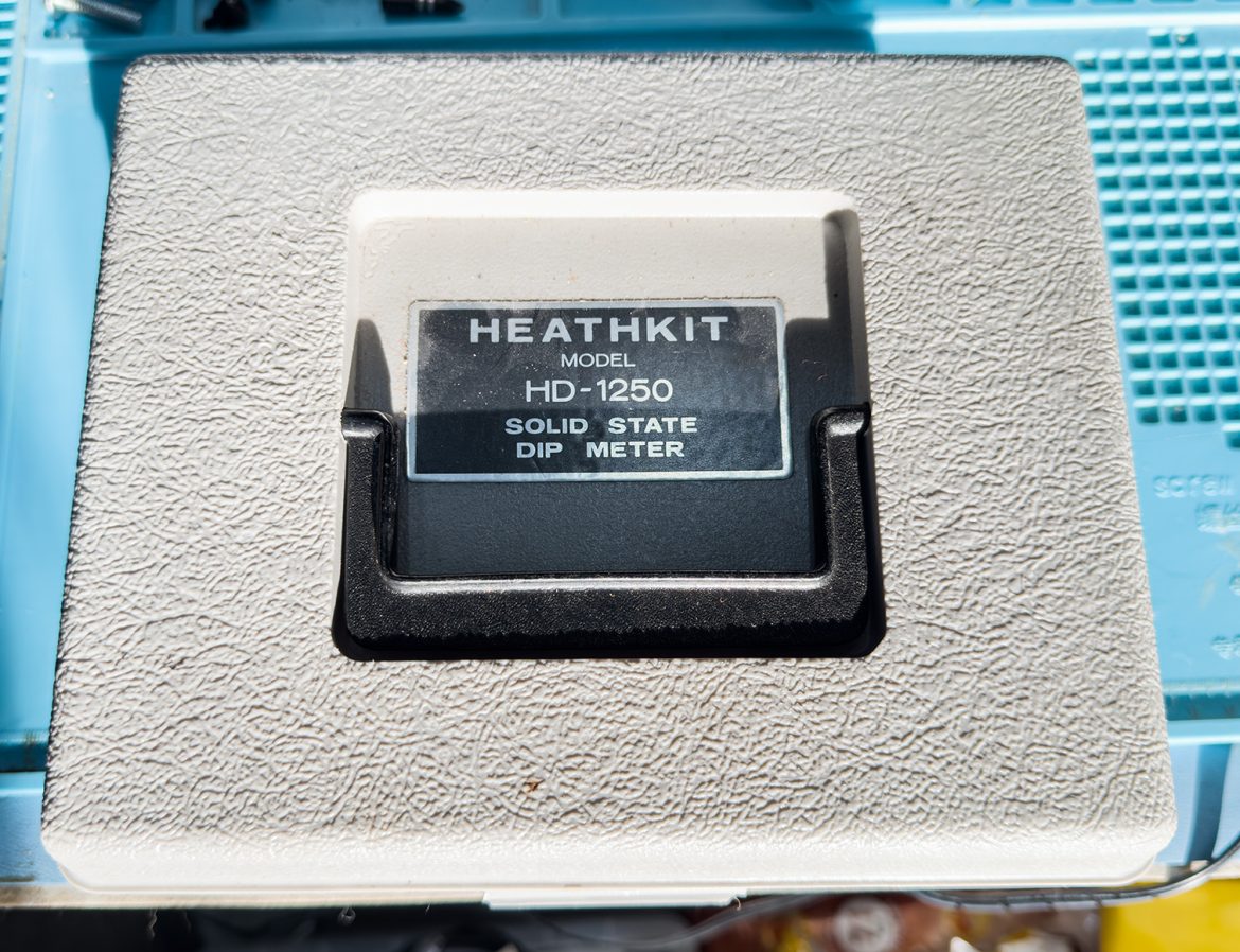 Heathkit - HD-1250 - Solid-State Dip Meter - Photo 002